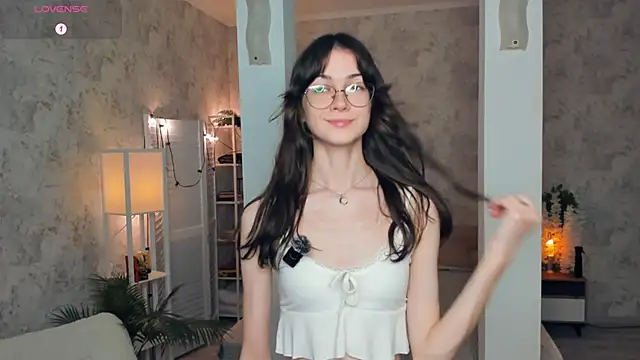 ReneeLippeatt online show from November 7, 7:29 pm