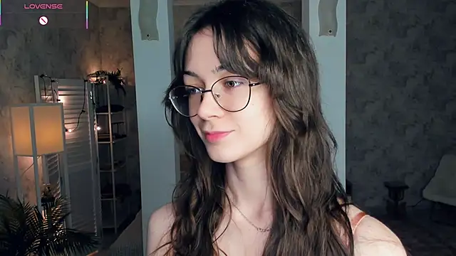 ReneeLippeatt online show from November 28, 7:14 pm