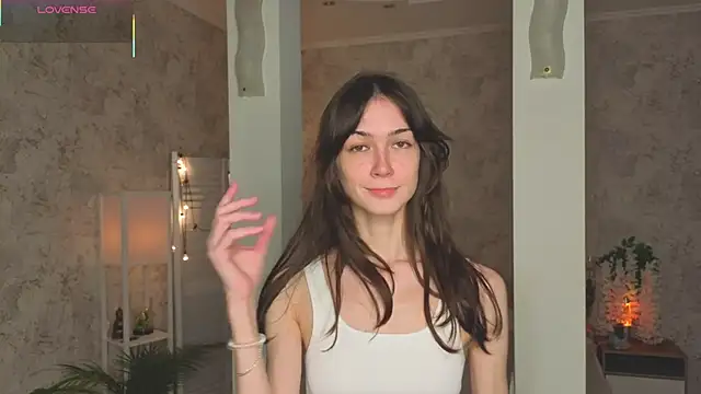 ReneeLippeatt online show from October 22, 7:24 pm