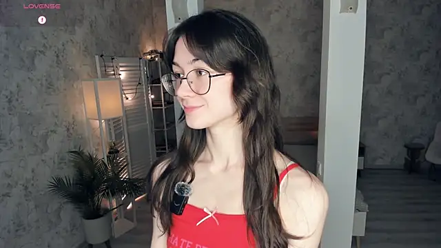 ReneeLippeatt online show from November 16, 7:40 pm