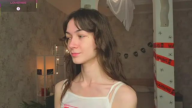 ReneeLippeatt online show from October 29, 7:24 pm