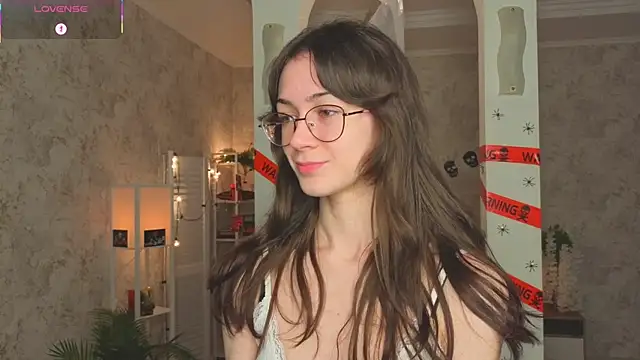 ReneeLippeatt online show from November 1, 7:08 pm