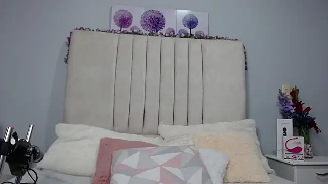 Snapshot of AmandaaWats chatting on October 27, 7:37 pm AmandaaWats online show from October 27, 7:37 pm