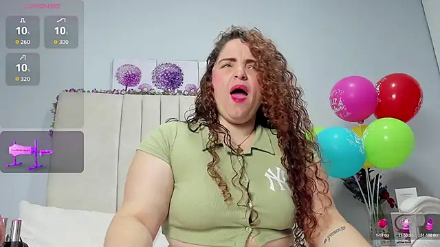 Snapshot of AmandaaWats chatting on November 22, 11:31 am AmandaaWats online show from November 22, 11:31 am