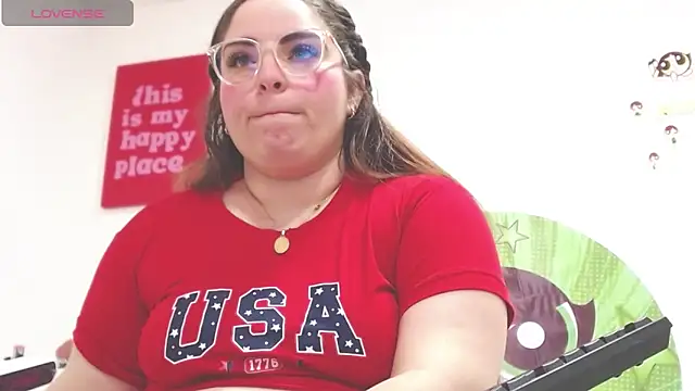 AmandaaWats online show from May 17, 2:17 pm