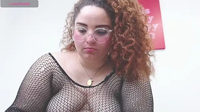 AmandaaWats online show from April 9, 10:21 am