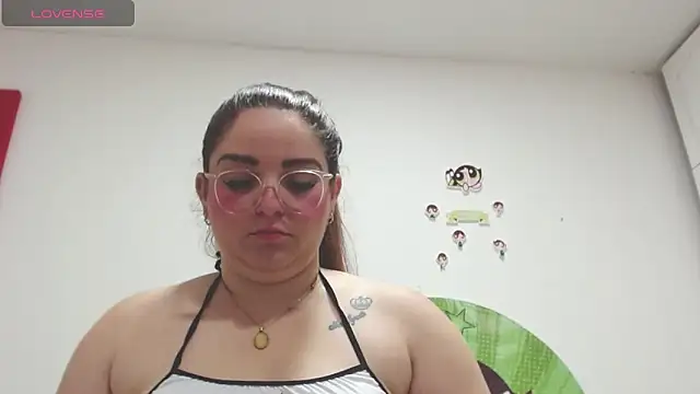 AmandaaWats online show from May 16, 9:03 pm