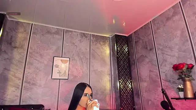 amaraa lewiis online show from October 10, 12:17 pm