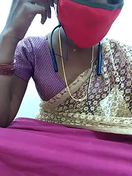 Snapshot of Tamil_Yalini12 chatting on February 8, 8:01 am Tamil Yalini12 online show from February 8, 8:01 am