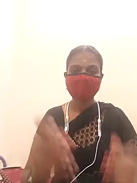 Snapshot of Tamil_Yalini12 chatting on February 20, 5:48 am Tamil Yalini12 online show from February 20, 5:48 am