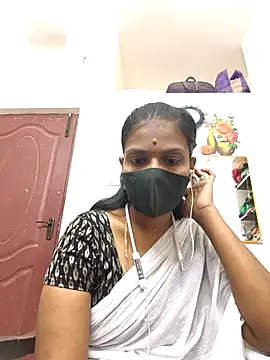 Tamil Yalini12 online show from April 6, 11:06 pm