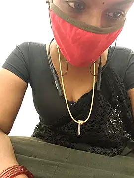 Snapshot of Tamil_Yalini12 chatting on February 6, 6:48 pm Tamil Yalini12 online show from February 6, 6:48 pm