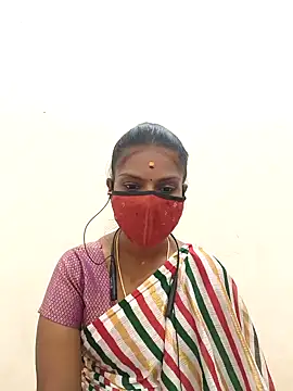 Snapshot of Tamil_Yalini12 chatting on February 2, 5:28 am Tamil Yalini12 online show from February 2, 5:28 am