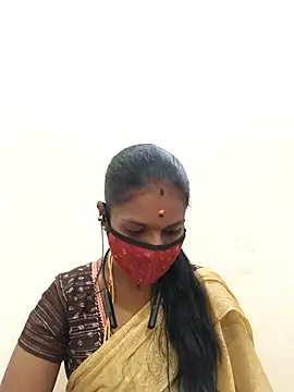 Snapshot of Tamil_Yalini12 chatting on January 16, 6:28 am Tamil Yalini12 online show from January 16, 6:28 am