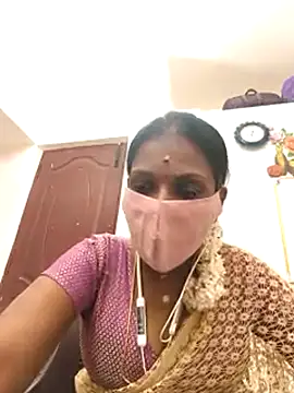 Snapshot of Tamil_Yalini12 chatting on February 25, 7:14 pm Tamil Yalini12 online show from February 25, 7:14 pm