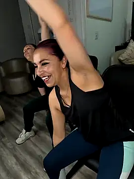 Alisson Stonee online show from April 10, 10:39 pm