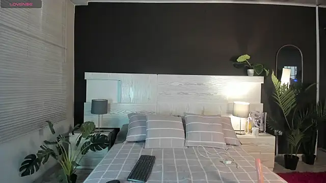 Camila Nyx online show from December 2, 1:13 pm