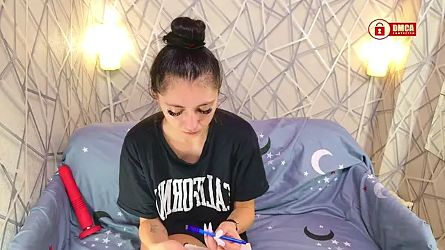 Charming LIA online show from November 7, 12:31 pm