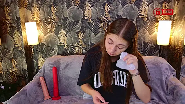 Charming LIA online show from October 24, 7:51 am