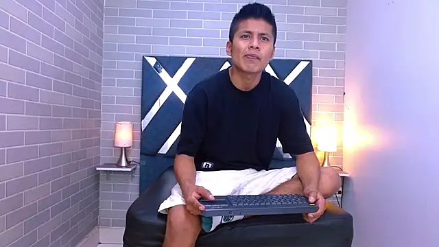 marcus hans  online show from November 17, 6:34 pm