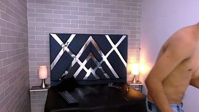 marcus hans  online show from November 21, 6:40 pm