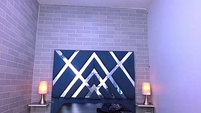 marcus hans  online show from December 3, 7:35 pm