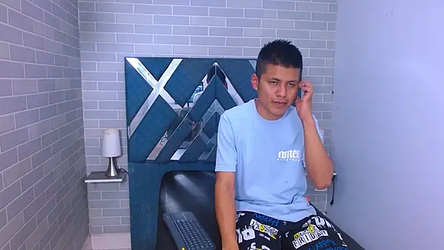 marcus hans  online show from November 12, 4:33 pm