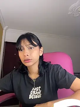 xoxo milk online show from December 4, 5:23 pm