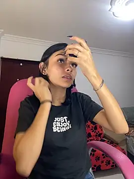 xoxo milk online show from November 20, 4:07 pm