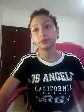 xoxo milk online show from November 10, 4:23 pm