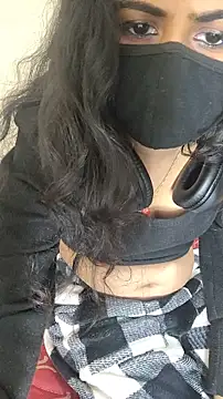 hotestfantasy online show from February 8, 1:31 pm