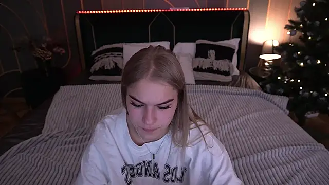 AlinaLiii online show from January 12, 3:02 am