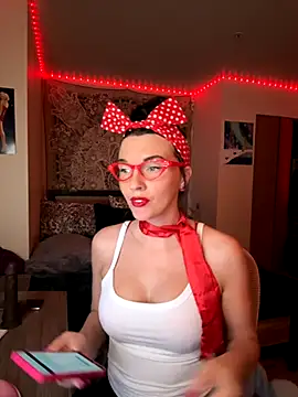 MaciiMayy online show from December 5, 12:10 am