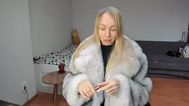 AlisiaCat online show from April 26, 12:57 pm