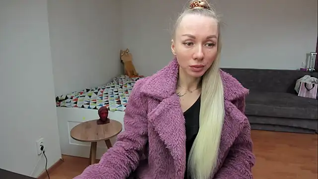 AlisiaCat online show from April 24, 6:48 am