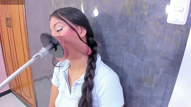 mia celezte online show from November 13, 11:58 am