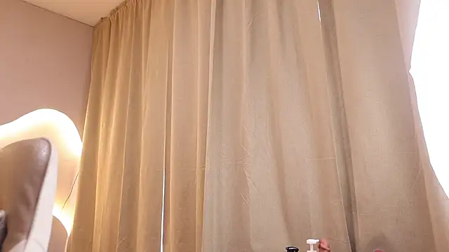 Snapshot of kehlannis_ chatting on October 15, 8:28 pm kehlannis online show from October 15, 8:28 pm