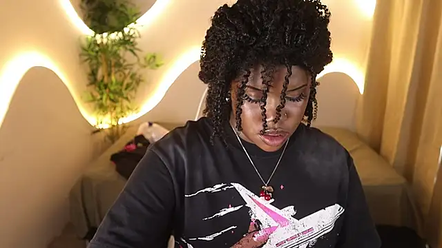 Snapshot of kehlannis_ chatting on October 27, 8:32 pm kehlannis online show from October 27, 8:32 pm