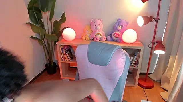 kehlannis  online show from February 9, 8:07 pm