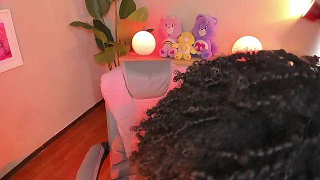 kehlannis  online show from February 28, 7:35 pm