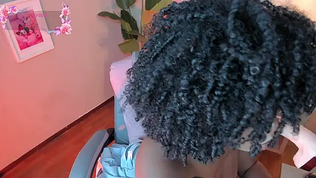 kehlannis  online show from February 26, 8:09 pm