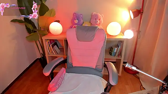 kehlannis  online show from February 17, 8:39 pm