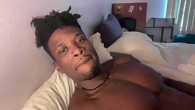 Snapshot of MrDaddyBlackNi9e chatting on October 9, 7:36 pm MrDaddyBlackNi9e online show from October 9, 7:36 pm