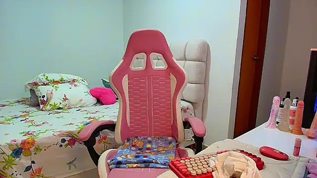 Snapshot of Julieta_Rose19 chatting on November 30, 11:44 am Julieta Rose19 online show from November 30, 11:44 am