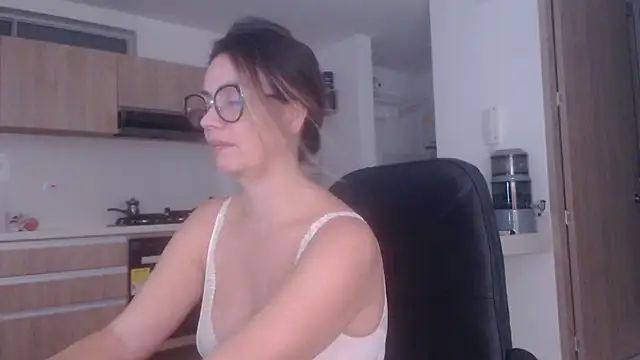 LovePaula online show from June 28, 12:28 am