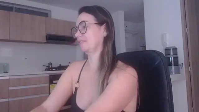 LovePaula online show from July 25, 12:29 am