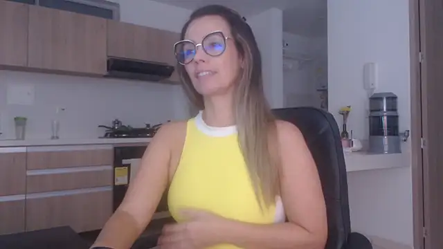 LovePaula online show from March 14, 11:16 am