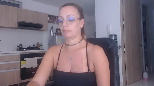 LovePaula online show from October 23, 12:09 am