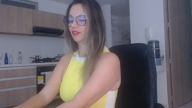 LovePaula online show from June 2, 11:43 am