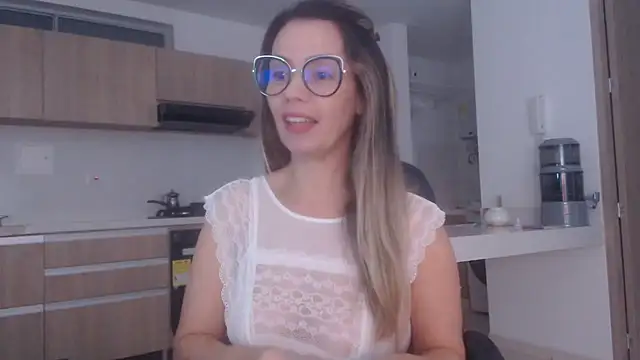 LovePaula online show from March 19, 11:43 am
